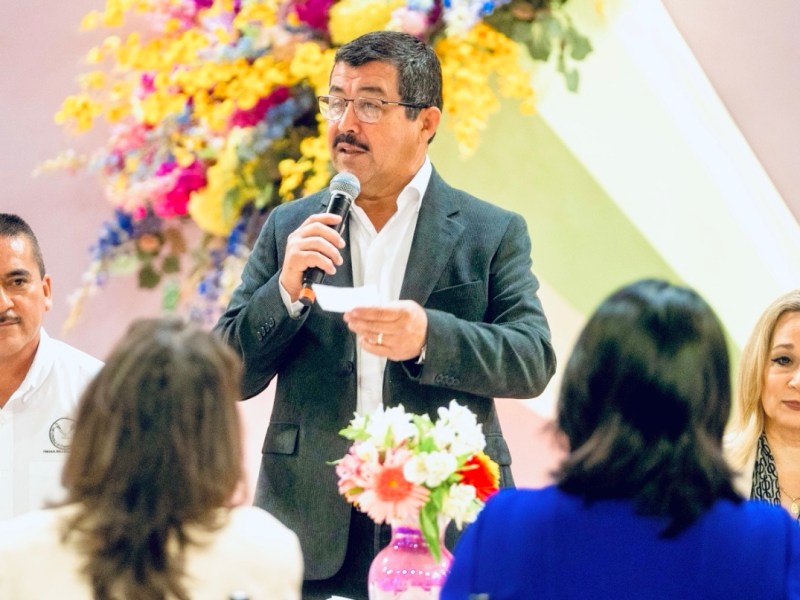 Dámaso Anaya reconoce la labor de las madres trabajadoras de la&nbsp;UAT