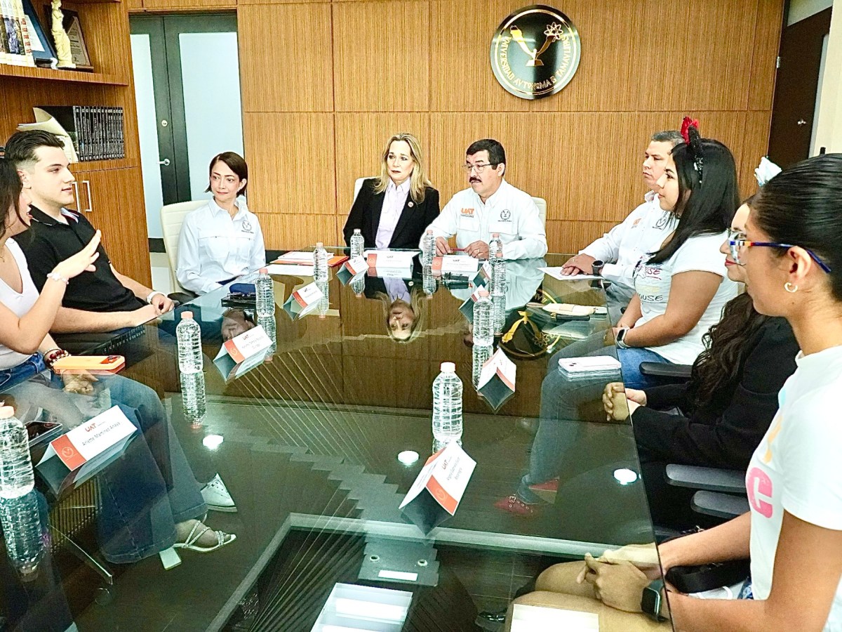 Envía UAT segunda generación de alumnos al programa intercultural de&nbsp;Disney